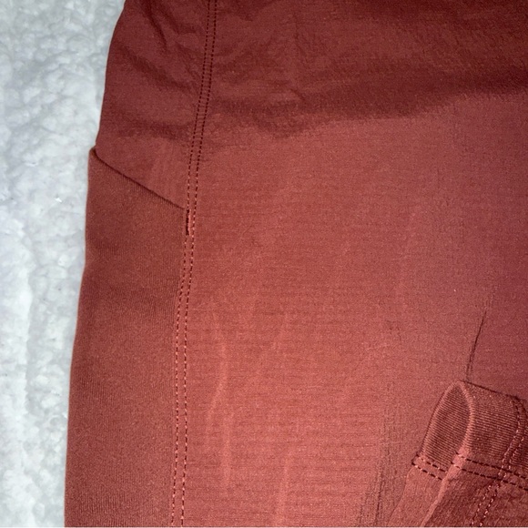 Athleta Trekkie Hybrid Crop Tight in Rust - Picture 5 of 8